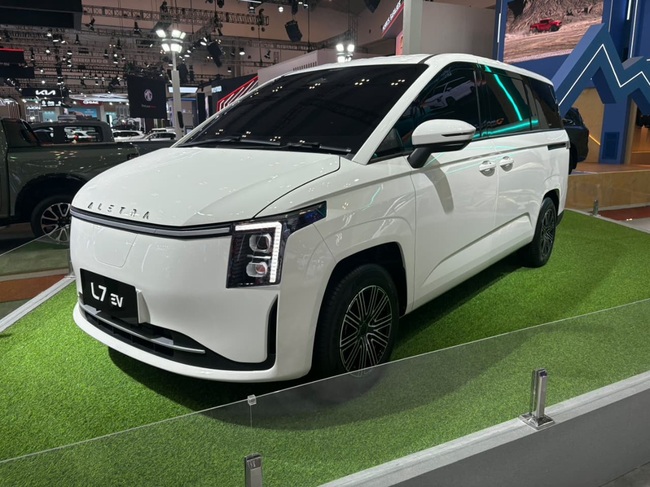 Aletra Perkenalkan LMPV Listrik Aletra L7 di GIIAS 2026 03