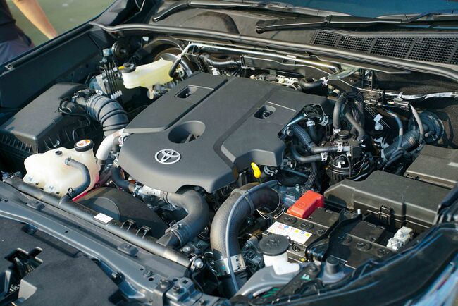 Foto 03 New Hilux Engine