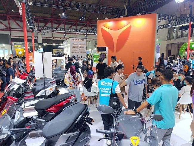 Motor Listrik Yadea di PRJ 2026 03