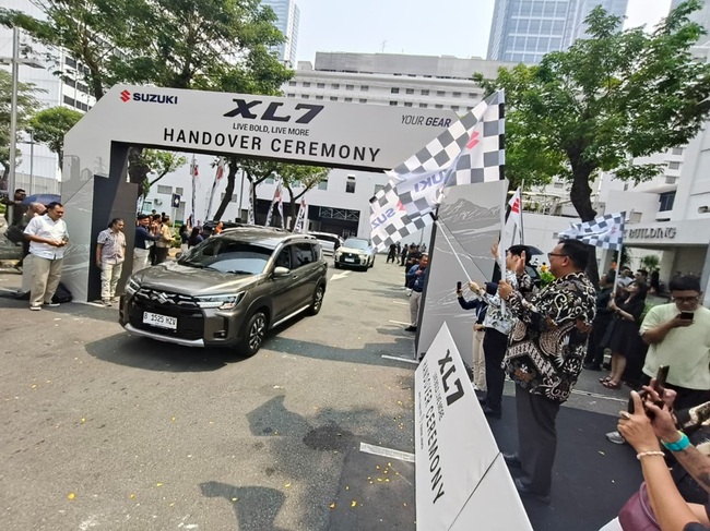 Seremoni Penyerahan Perdana Suzuki XL7 2 03