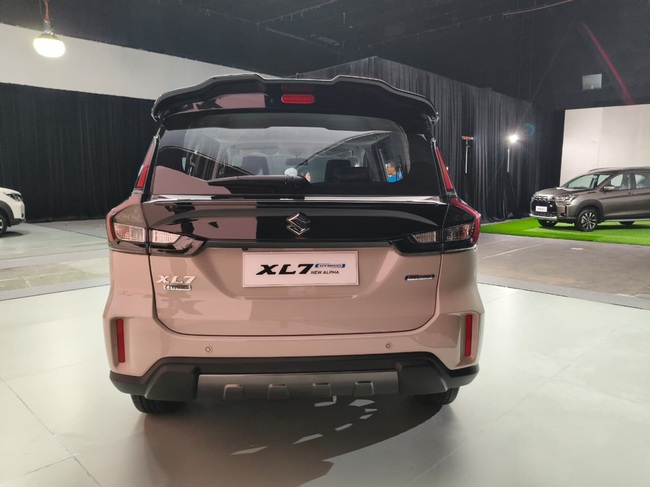 Suzuki New XL7 Alpha Hybrid Resmi Mengalami Penyegaran di Sisi Ekterior 03