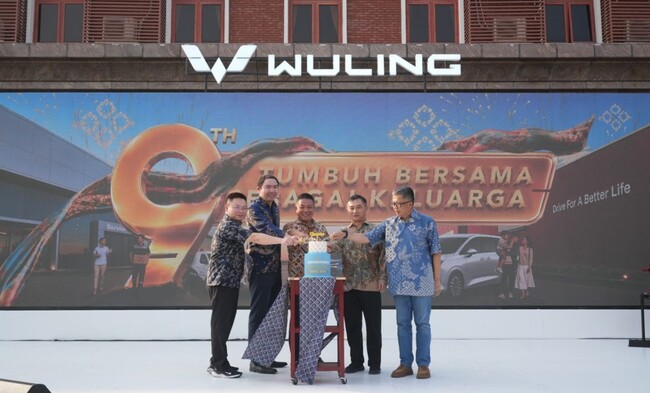 Wuling Rayakan 9 Tahun di Indonesia Serta Kendalkan Mobil Listrik Perkotaan AIRA EV 02