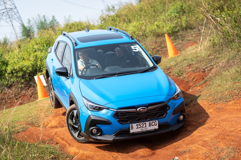 Subaru Crosstrek Downhill 2