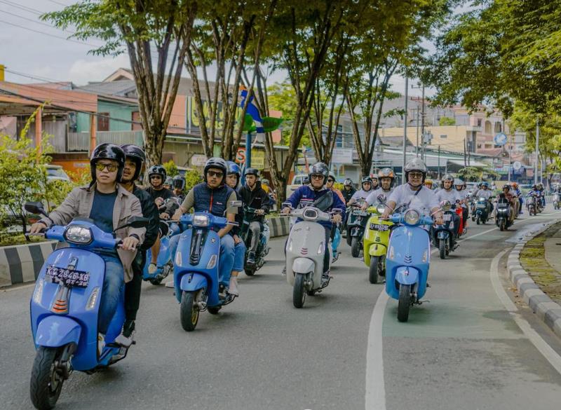 7. Vespa Community Riding Samarinda