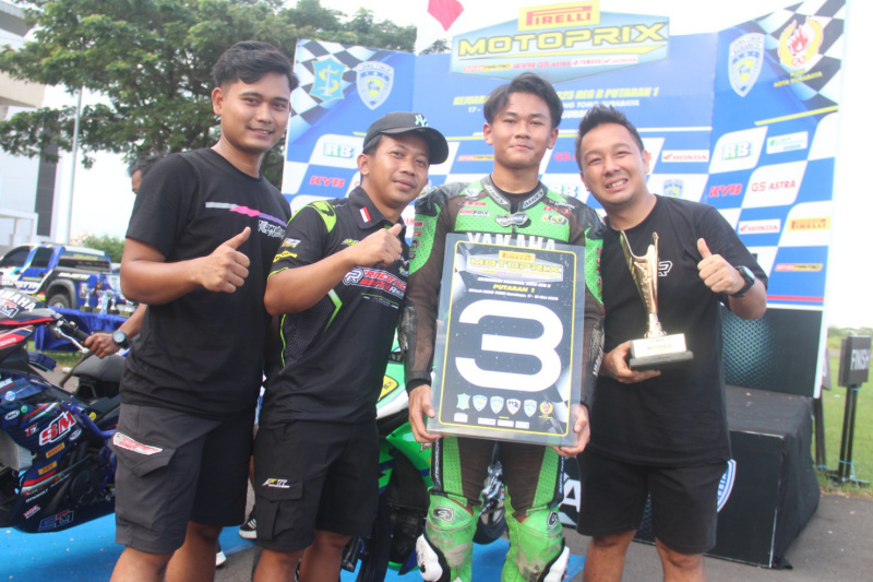 Decksa Almer. dibawah bendera VMK Racetech finish ke 3