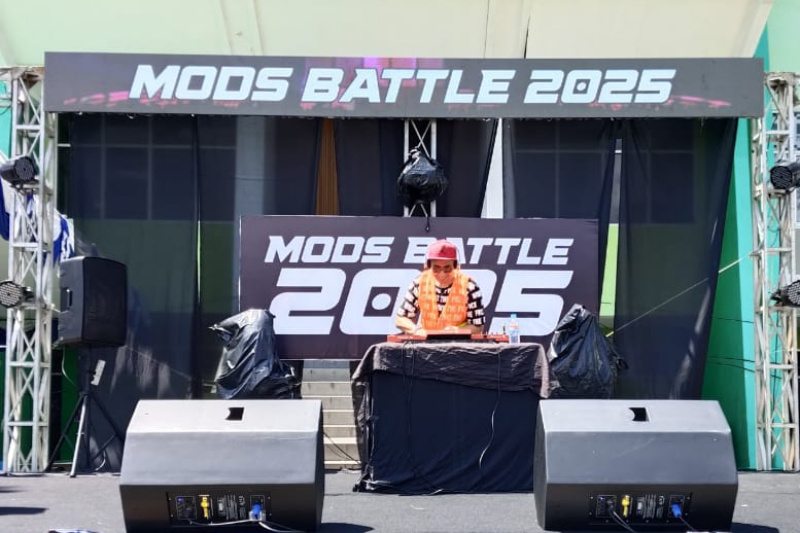 Live Perform DJ Menghibur Peserta Dan Pengunjung Mods Battle 2025