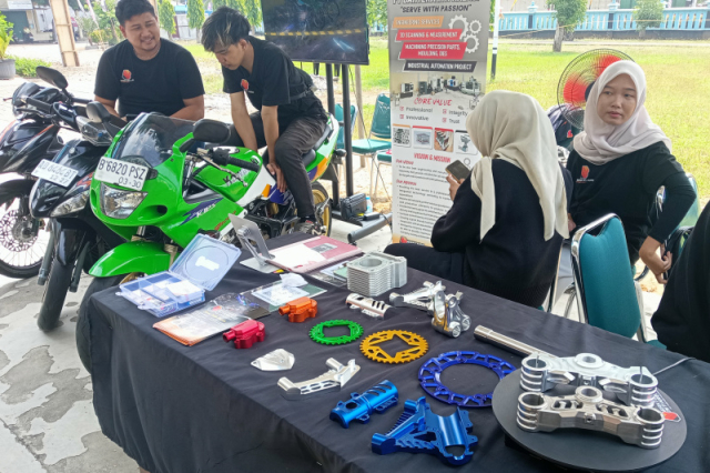 BOOTH ASESORIS Tampilkan produk lokal