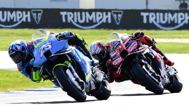 Foto Aprilia MotoGP 02