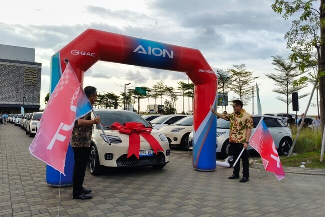 ANDRY CIU, CEO GAC INDONESIA. Serahkan Langsung 80 Unit AION UT Di Pantai Indah Kapuk Pada kamis, 30 Oktober 2025.