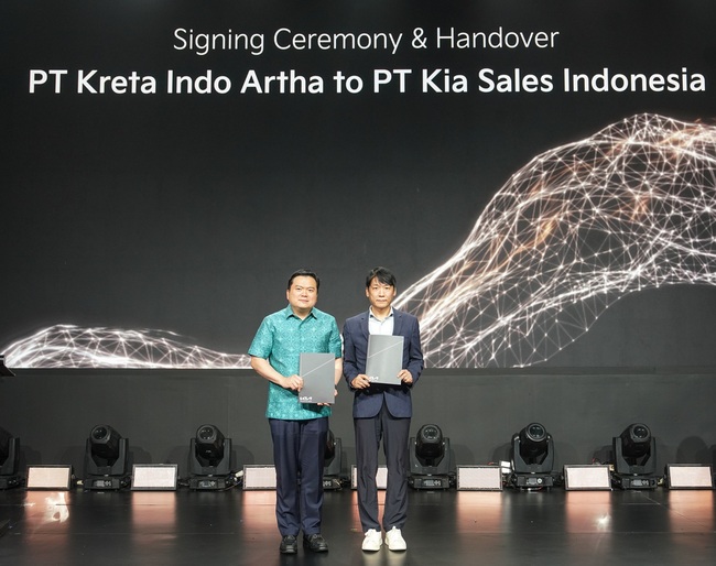 Signing Ceremony Handover PT Kreta Indo Artha to PT KIA Sales Indonesia 02