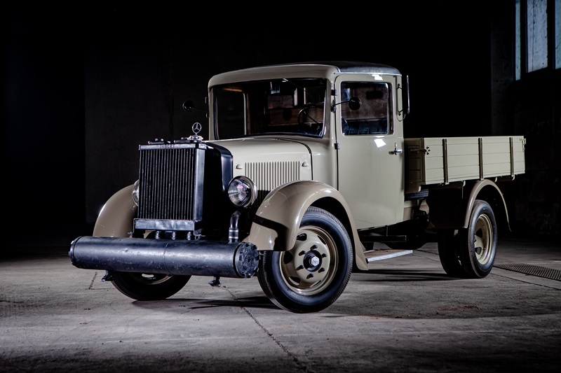 Retro Classics 2026 - Mercedes‑Benz L 1500 Holzvergaser – 1937Retro Classics 2026 - Mercedes‑Benz L 1500 Holzvergaser – 1937