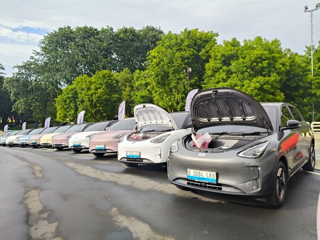 Foto Geely EX2 Handover Ceremony 05