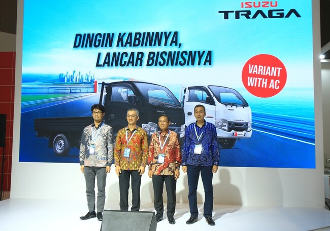 Foto Isuzu Giicomvec 13