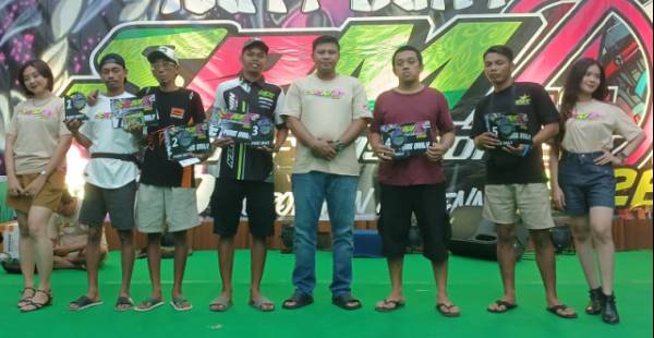 Penahta Jawara Sumber Rejeki Motor (SRM) Modifikasi Kontes #4- Tuban