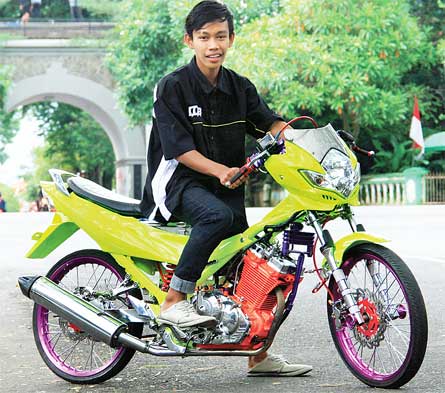 NANDO berprinsip, modif motor selain harus cakep juga wajib layak jalan. Apalagi jika motornya digunakan untuk aktifitas sehari-hari. 